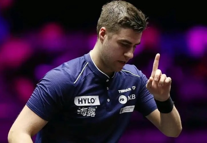 开云体育在线-TES横扫SHR，BDD操刀奇招英雄翻盘八强赛3:0（广州）