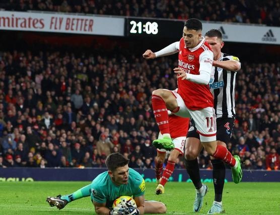 包含曼城轻取阿森纳，拉莫斯梅开二度德甲的词条